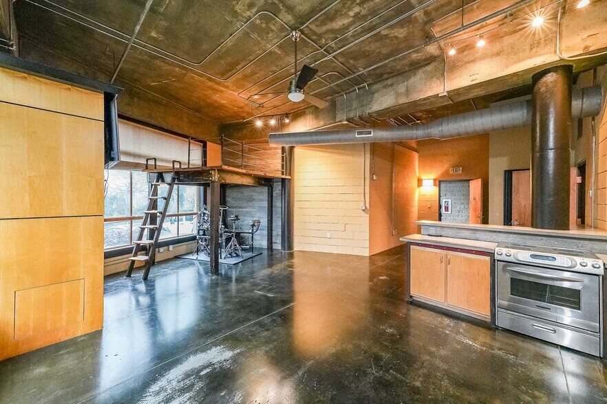 More Photos Of 319 Atlanta St, Marietta Office For Sale