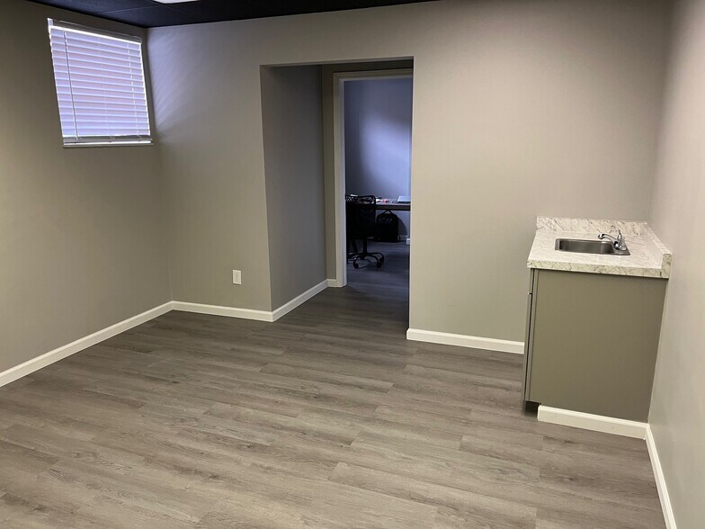 More Photos Of 3494 S Hamilton Rd, Columbus Office For Lease