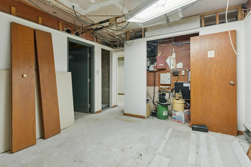 More Photos Of 2318 S 1st Ave, Minneapolis Office For Sale