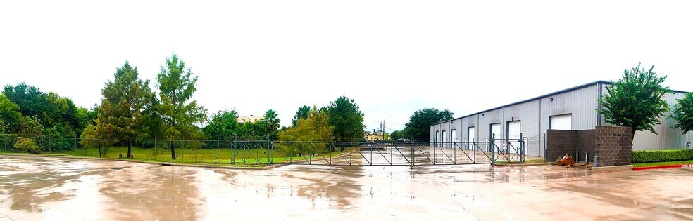 More Photos Of 7265 W 43rd St, Houston Warehouse For Lease