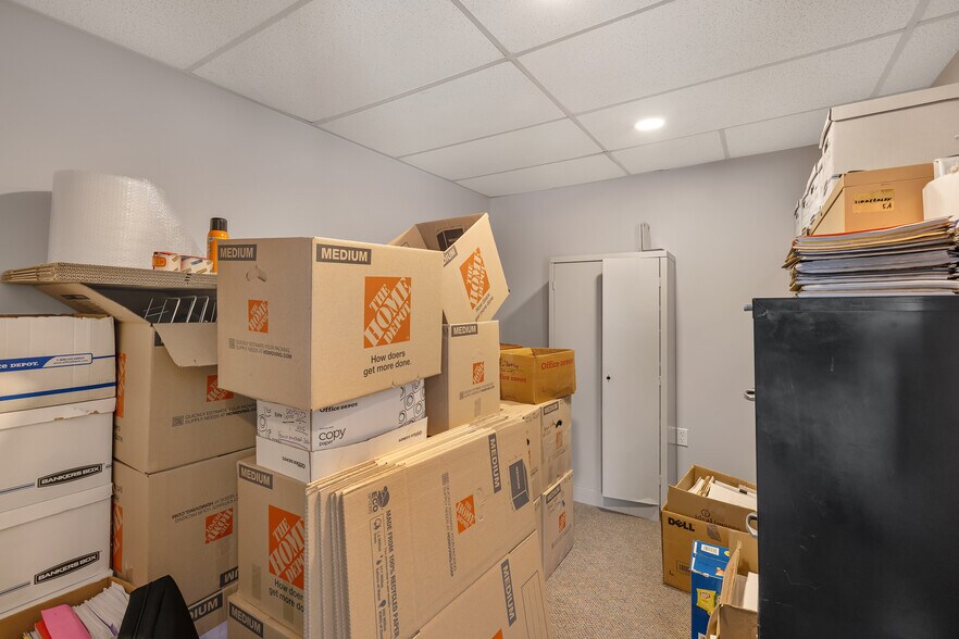 More Photos Of 5758 Cooley Lake Rd, Waterford Daycare Center For Sale