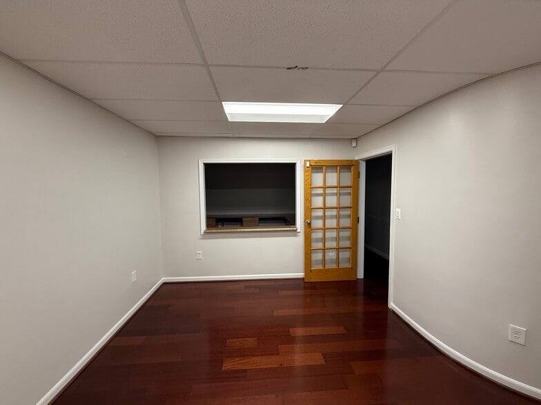 More Photos Of 3301 Woodburn Rd, Annandale Medical For Lease