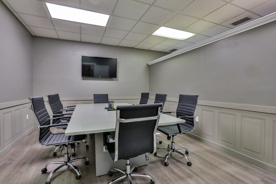 More Photos Of 711 Commercial Dr, Daytona Beach Manufacturing For Lease