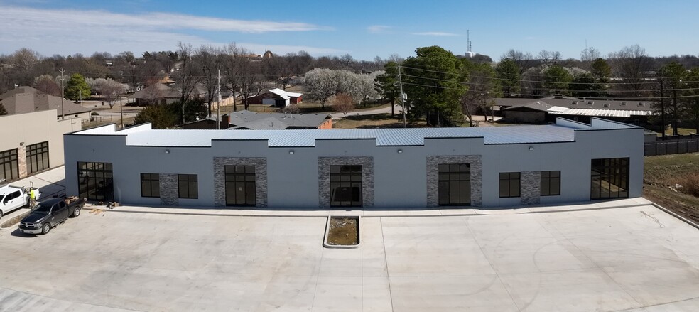 Primary Photo Of 1101 N Birch Ave, Broken Arrow General Retail For Lease