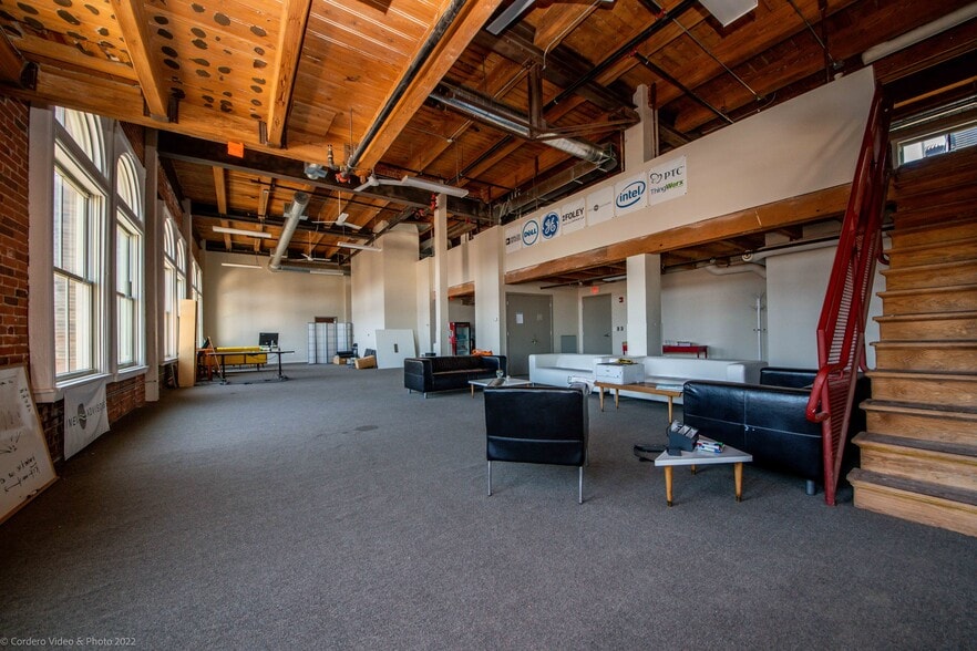 More Photos Of 555 Pleasant St, New Bedford Office For Sale