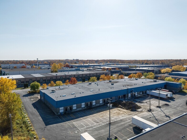 More Photos Of 2115-2147 Rue de la Province, Longueuil Warehouse For Lease