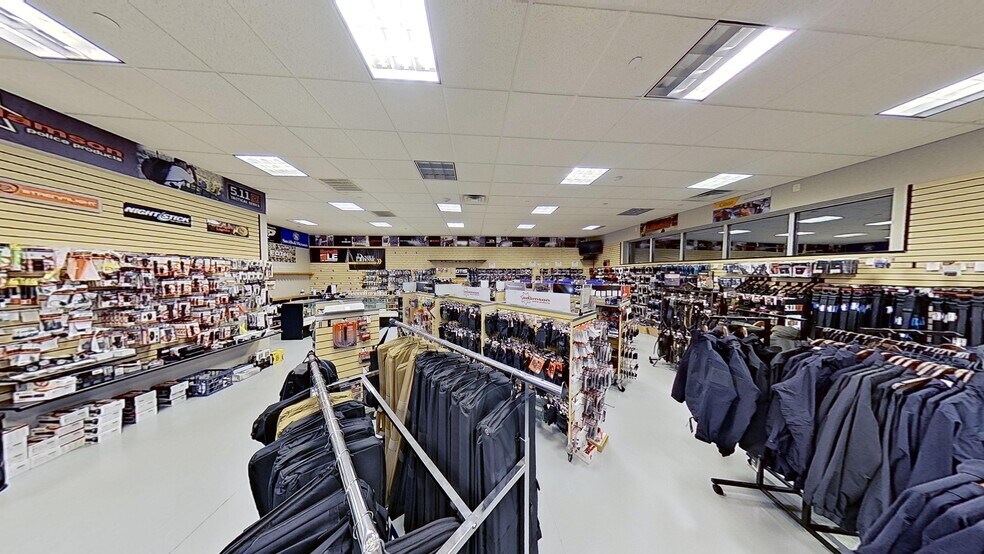 More Photos Of 3763 Imperial St, Frederick Showroom For Sale