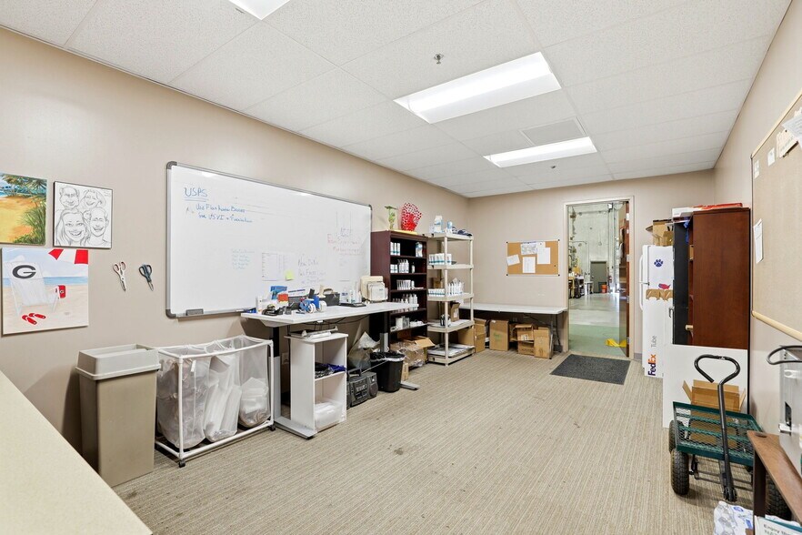 More Photos Of 6881 Kingspointe Pky, Orlando Flex For Sale