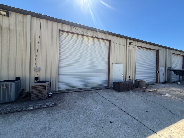 More Photos Of 85107 Commercial Park Dr, Yulee Warehouse For Lease