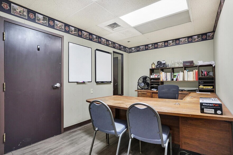 More Photos Of 35 S Main St, Batesville Warehouse For Sale