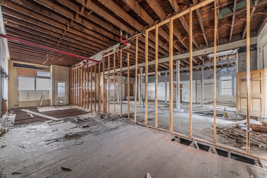 More Photos Of 1405 S Flores St, San Antonio Hospitality For Lease