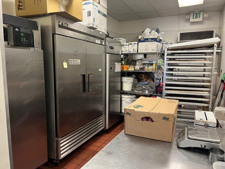 More Photos Of 1757 W Carson St, Torrance Storefront For Lease