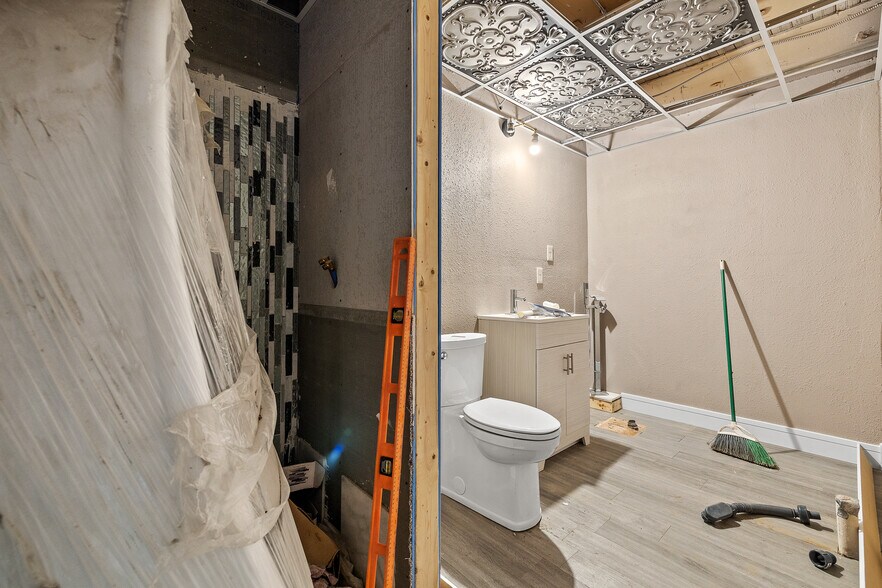 More Photos Of 603 N River St, Hot Springs Hotel For Lease