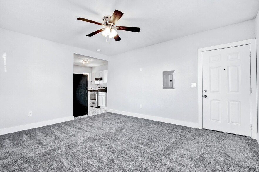 More Photos Of 1020 W French Plz, San Antonio Apartments For Sale