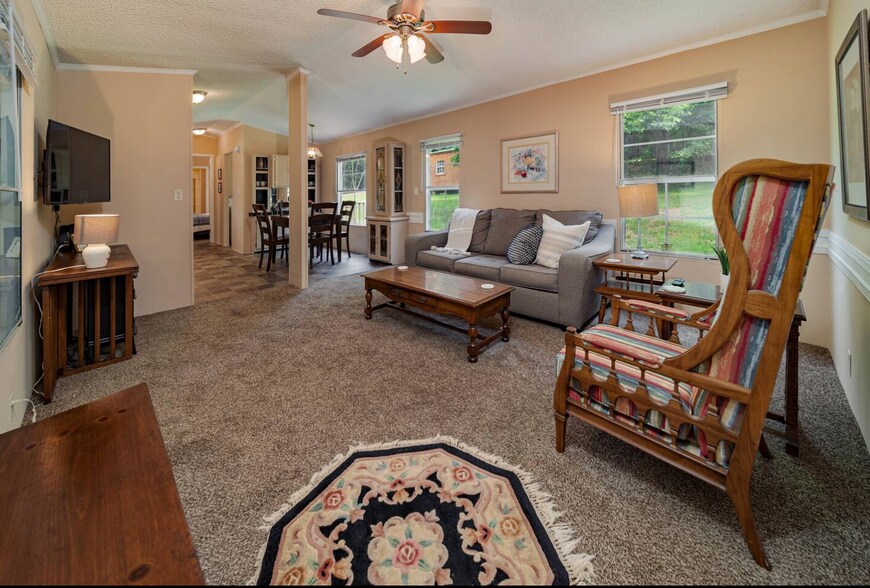 More Photos Of 84-86 Benson Rd, Travelers Rest Specialty For Sale