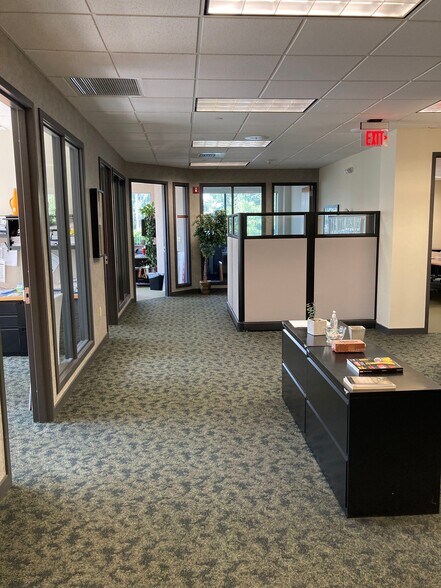 More Photos Of 4550 Lena Dr, Mechanicsburg Office For Lease
