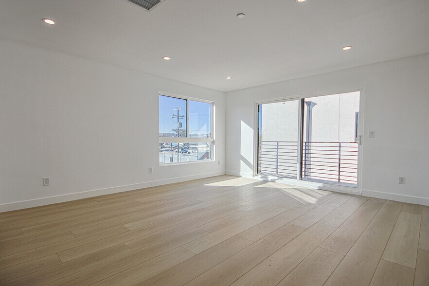 More Photos Of 5709 Auckland Ave, North Hollywood Apartments For Sale