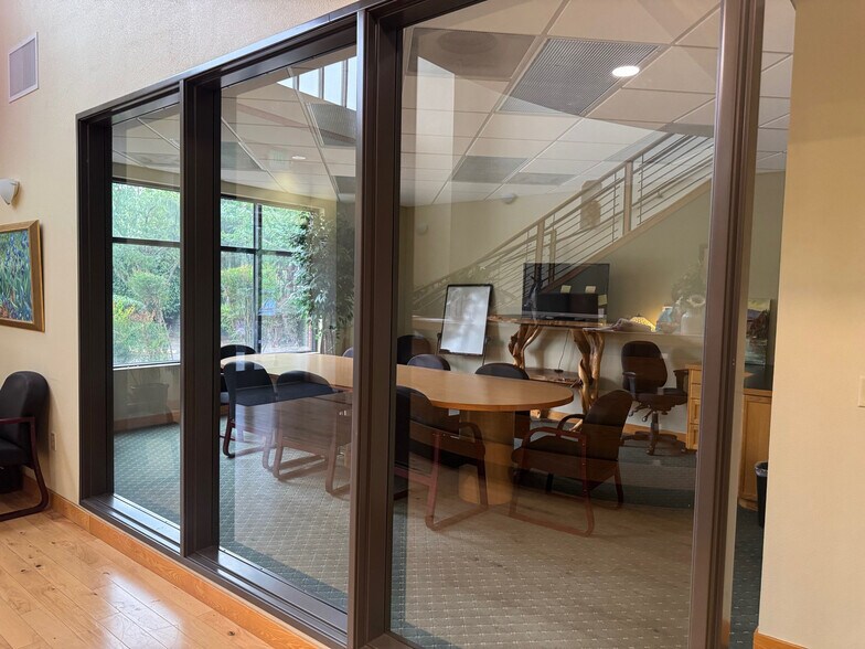 More Photos Of 2895 Beavercreek Rd, Oregon City Office For Sale