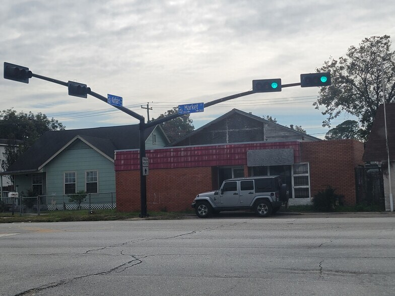 More Photos Of 2815 Market St, Baytown Office Residential For Lease