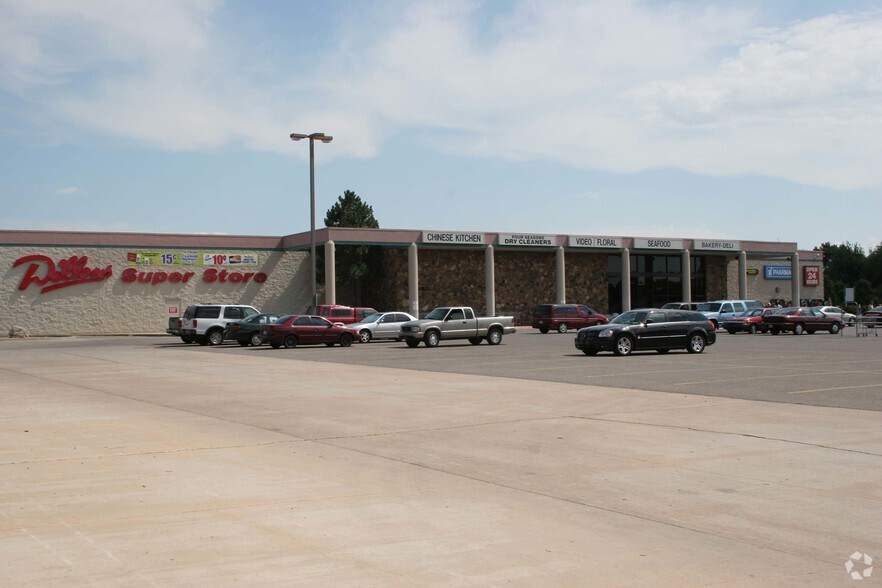 More Photos Of 5500 E Harry St, Wichita Supermarket For Lease