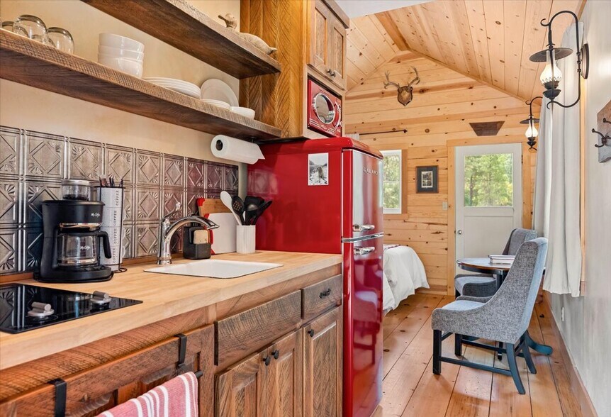 More Photos Of 44510 State 96 Hwy, Seiad Valley Land For Sale