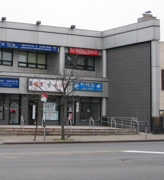 Primary Photo Of 16112 Northern Blvd, Flushing Storefront Retail Office For Lease