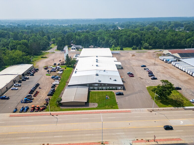 More Photos Of 531 N 8th St, Medford Distribution For Sale