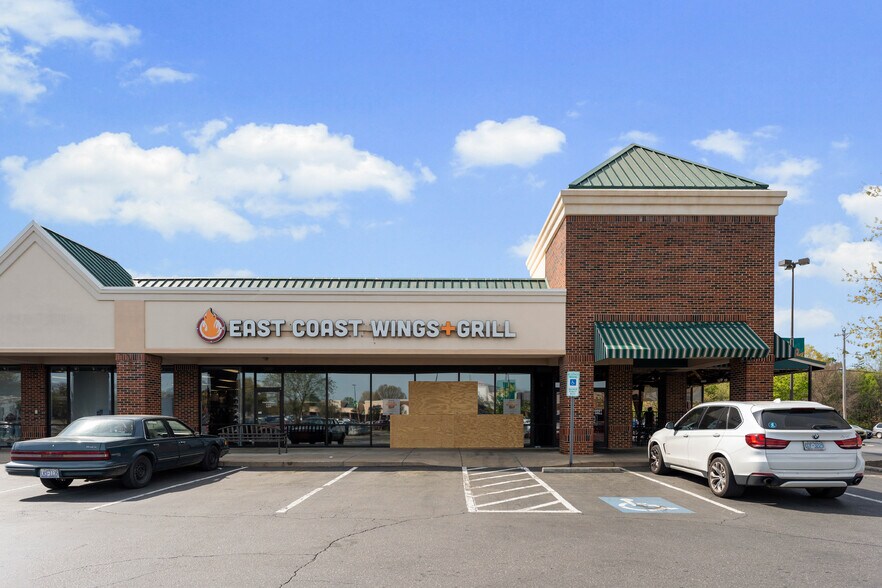 More Photos Of 1837 E Broad St, Statesville Unknown For Lease