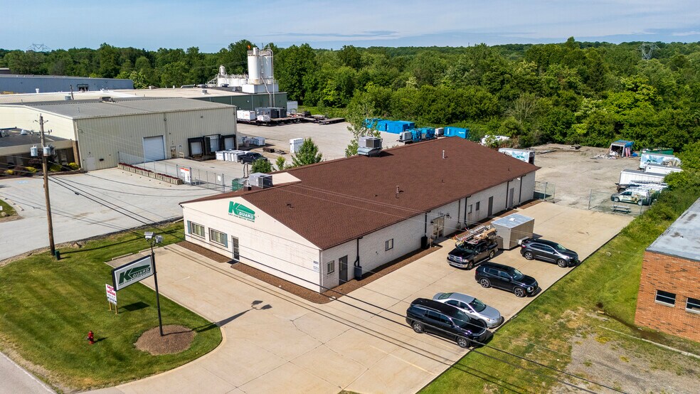 Primary Photo Of 8601 Freeway Dr, Macedonia Flex For Sale