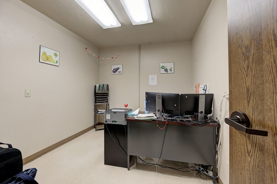 More Photos Of 3530 N MacArthur Blvd, Oklahoma City Medical For Sale