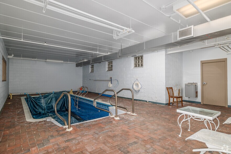 More Photos Of 39 N Portage Path, Akron Shelter For Sale