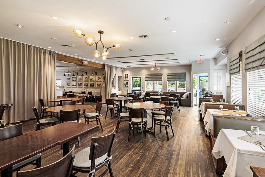 More Photos Of 290 Montauk Hwy, East Hampton Restaurant For Sale