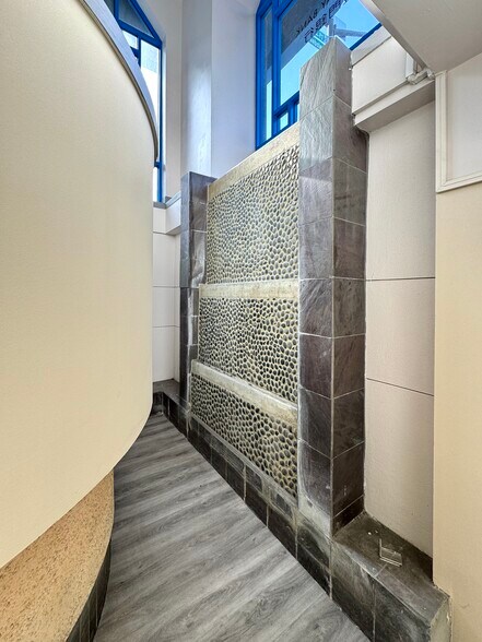 More Photos Of 815-821 Webster St, Oakland Storefront Retail Office For Lease