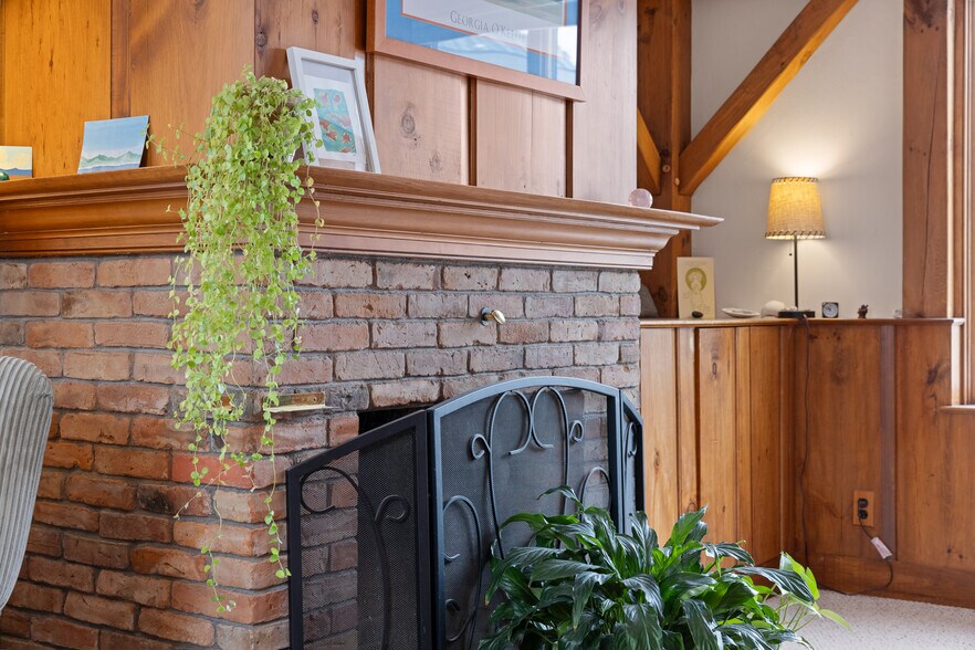 More Photos Of 68 Lyme Rd, Hanover Office Residential For Sale