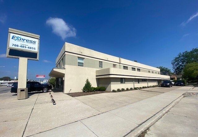 More Photos Of 9100 Ogden Ave, Brookfield Office For Sale
