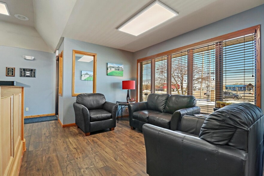 More Photos Of 5300 Green Bay Rd, Kenosha Medical For Lease