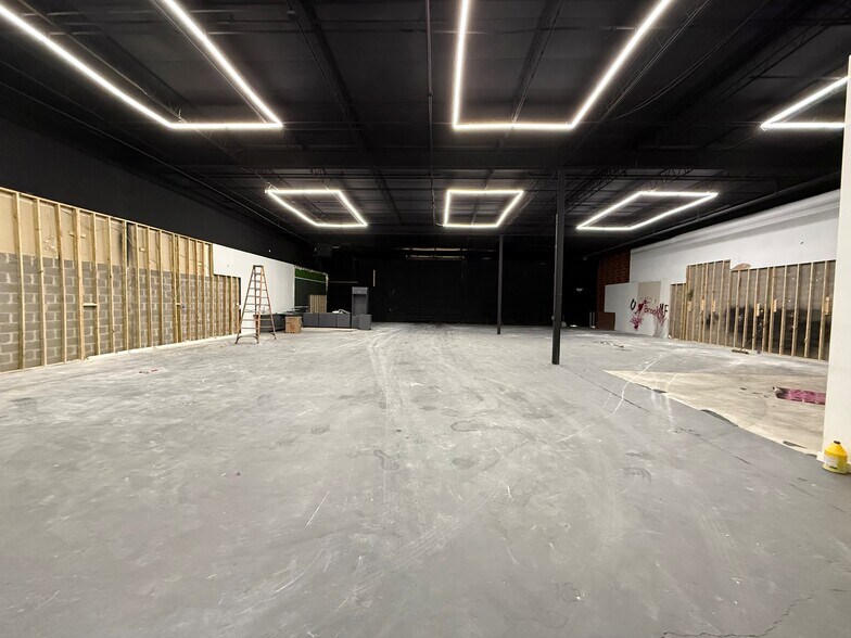 More Photos Of 1073-1075 Huff Rd NW, Atlanta Warehouse For Lease