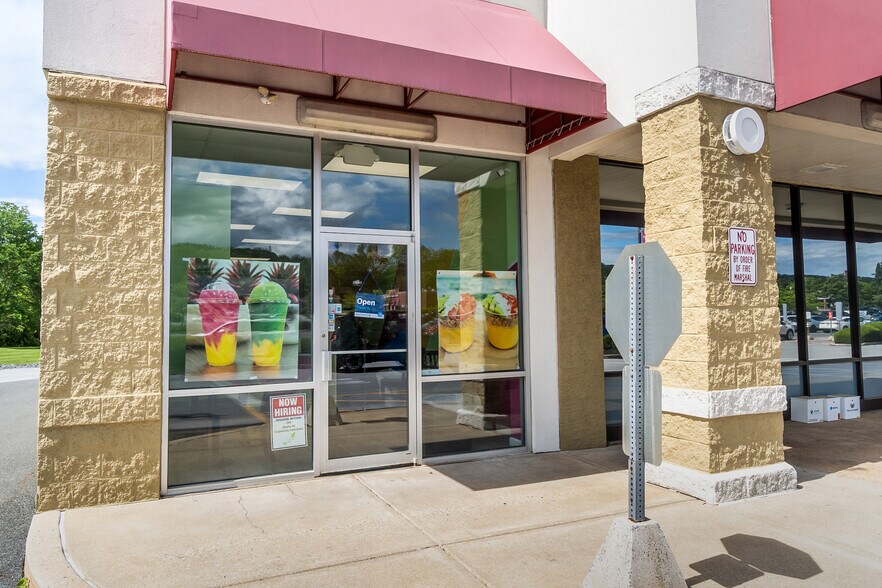 More Photos Of 3411 Lincoln Hwy, Thorndale Storefront For Sale