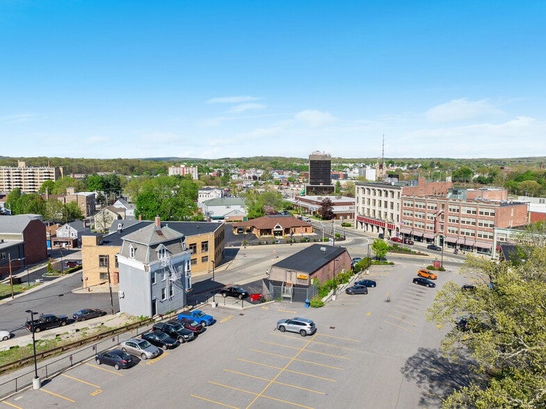 More Photos Of 18 Blackstone St, Woonsocket Auto Repair For Sale