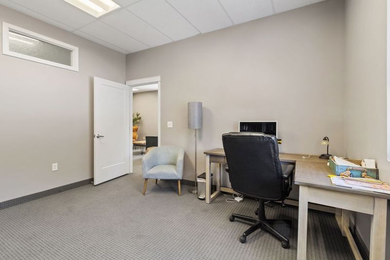 More Photos Of 236 River Vista Pl, Twin Falls Office For Lease