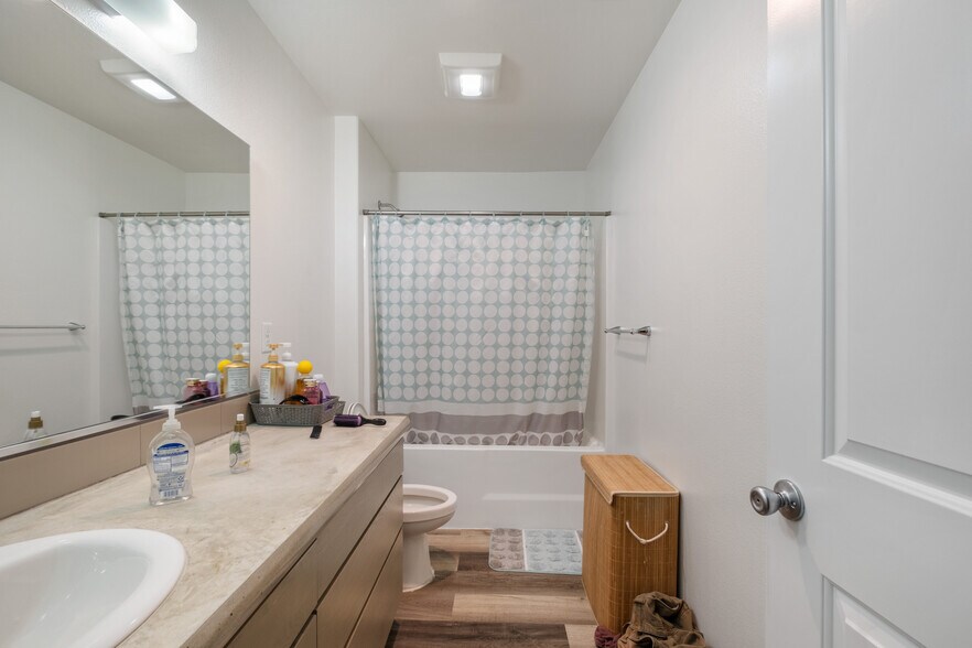 More Photos Of 420-522 F St NE, Quincy Apartments For Sale