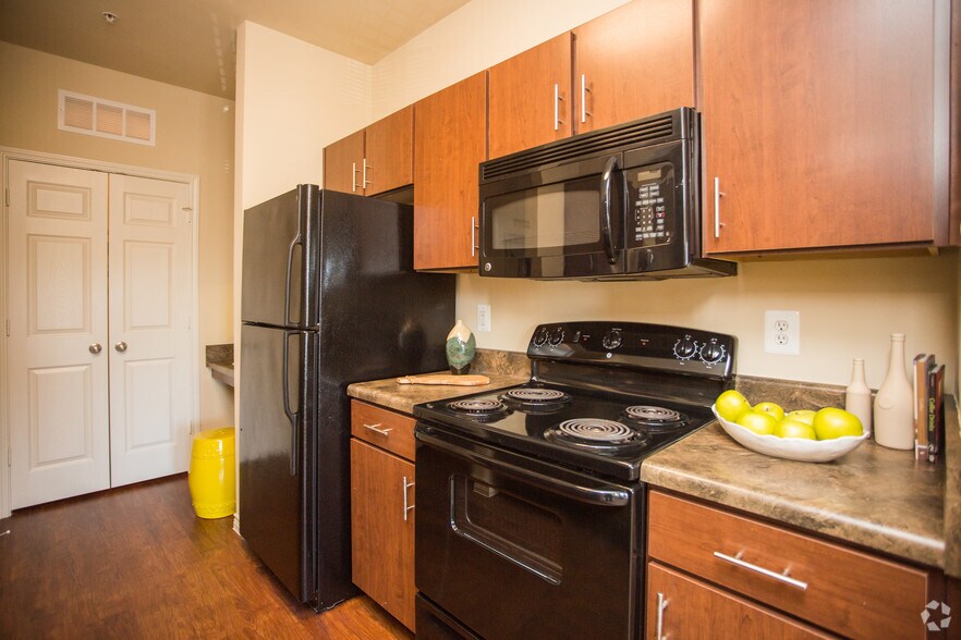 More Photos Of Mooreview Pky @ Loudoun County Pky, Ashburn Unknown For Lease