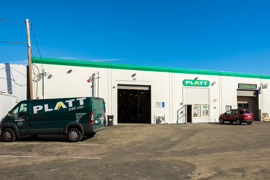 More Photos Of 654 Irwin St, San Rafael Service For Lease