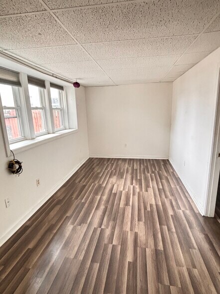 More Photos Of 139 Grand St, Worcester Storefront Retail Residential For Sale