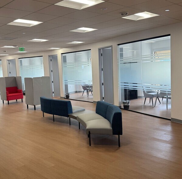 More Photos Of 400 N Ashley Dr, Tampa Office For Lease