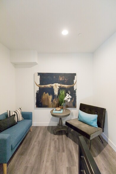 More Photos Of 14827 W Victory Blvd, Van Nuys Apartments For Sale