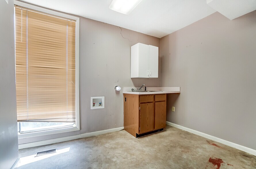 More Photos Of 6750 Brandt Pike, Huber Heights Medical For Sale