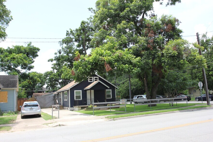 More Photos Of 1601 Holly St, Austin Medical For Lease