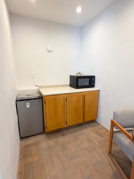 More Photos Of 4650 Corrales Rd, Corrales Medical For Sale