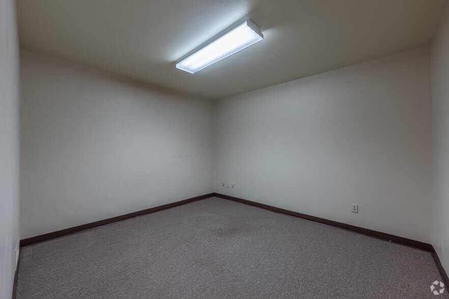 More Photos Of 816 5th Ave, Pittsburgh Office For Sale